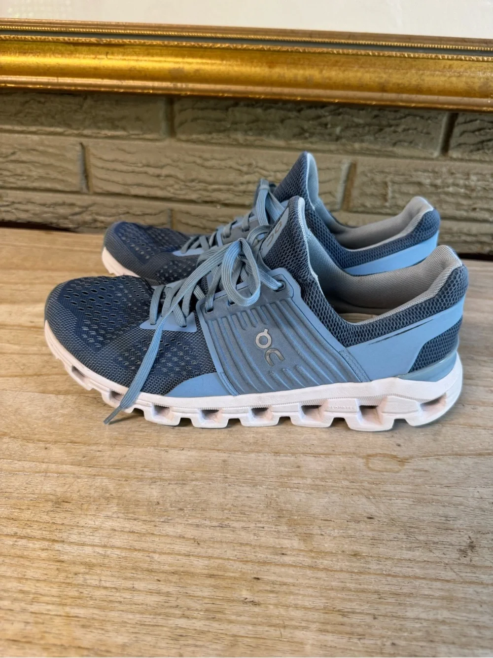 On cloud running shoes women 10